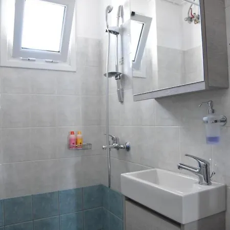 Family Apartments 3 Lechaio Extérieur photo