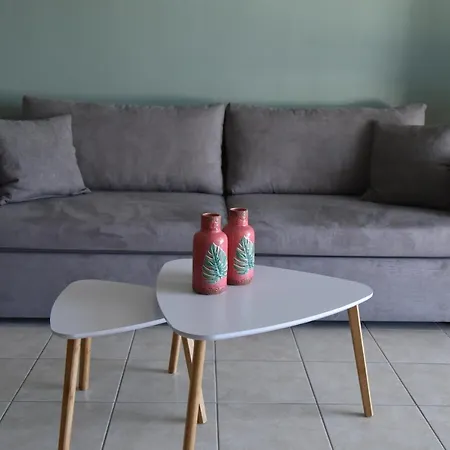 Family Apartments 3 Lechaio Extérieur photo